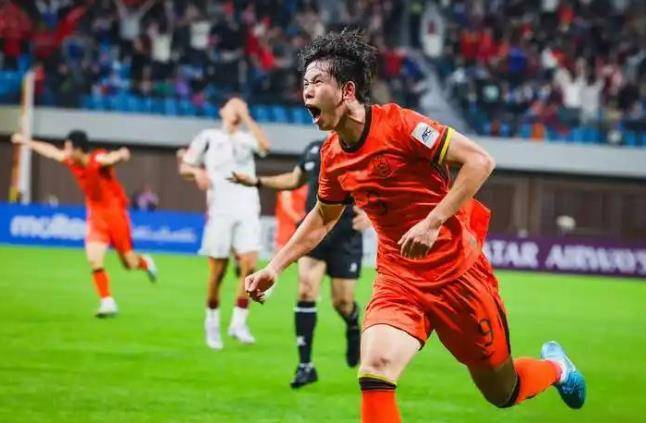 科维托娃迎来十赛季高光表现，西班牙队球迷沸腾！的简单介绍